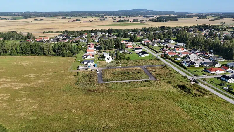Land / plot