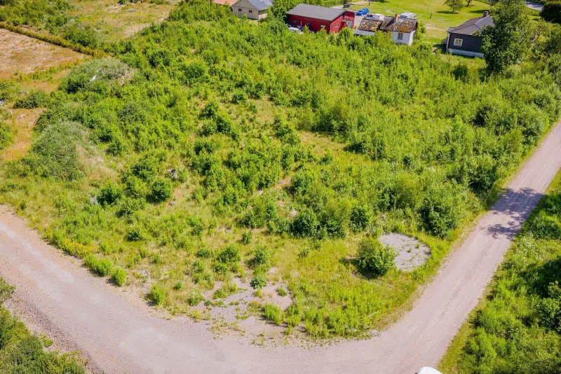 Land / plot