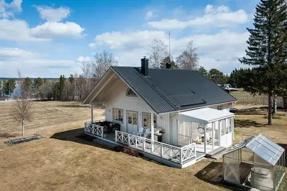 Bild 1 av 16 på Jarlabergsvägen 20