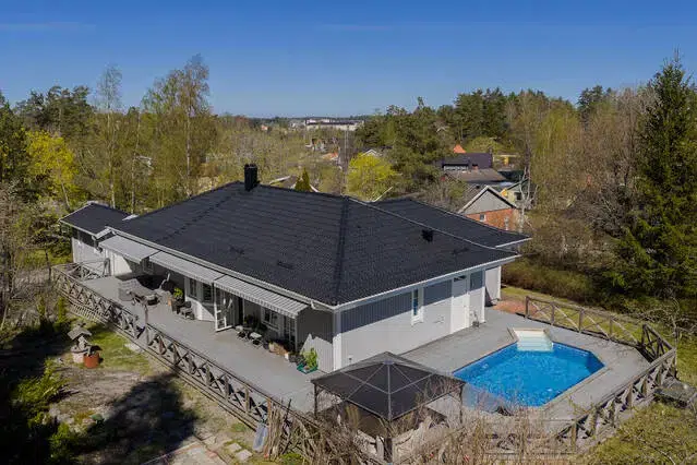 Villa, 5 rum, 175 m² i Uttran