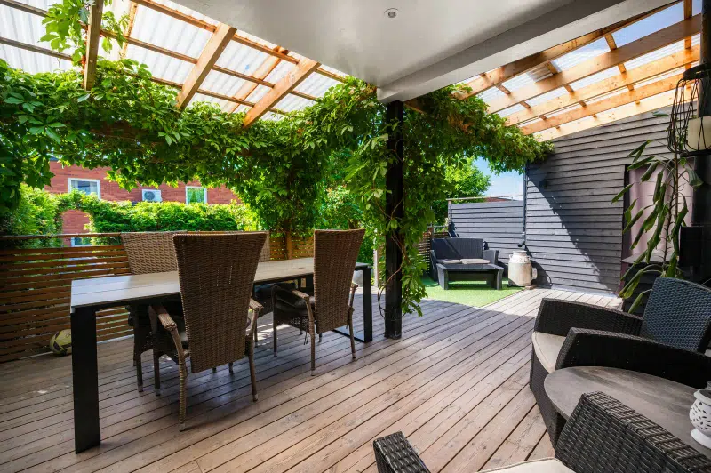 Semi-detached/terraced, 7 rooms, 125 m² in Bro