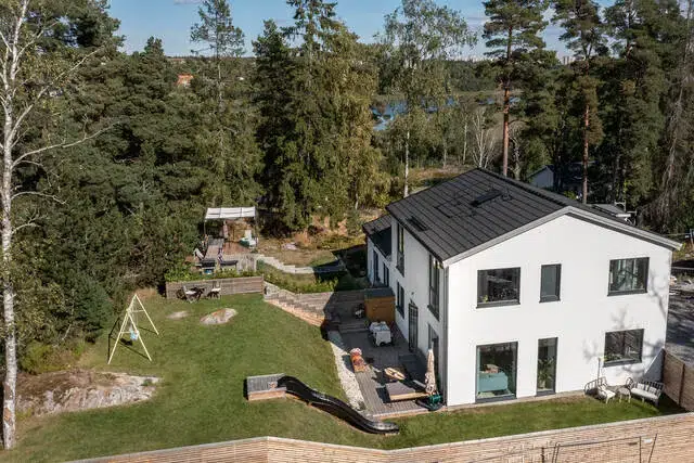 Lägenhet, 6 rum, 143 m² i HUDDINGE