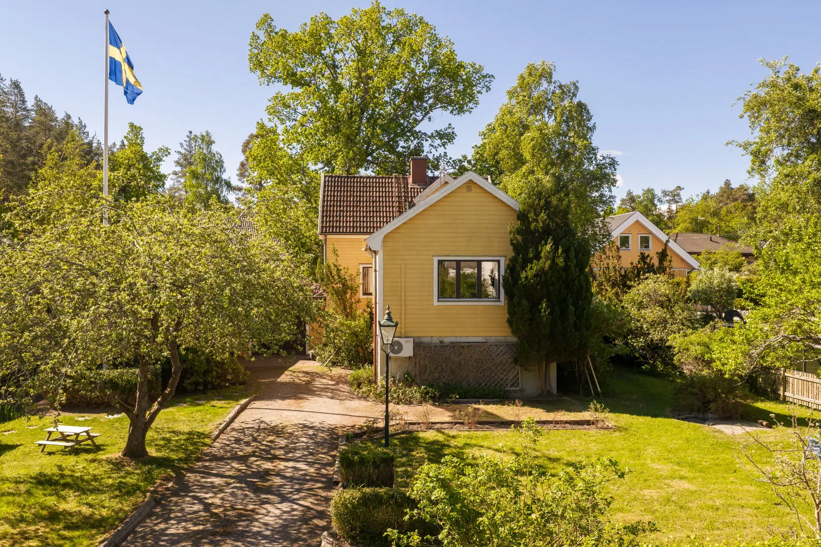 Bild 1 av 1 på Apollovägen 33