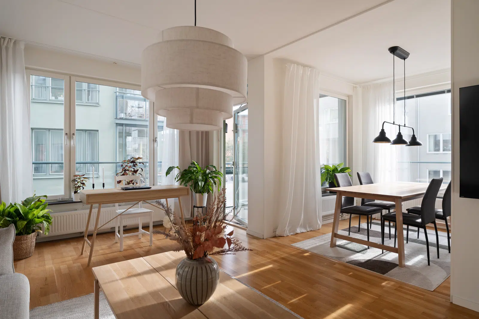Bild 1 av 21 på Sjökvarnsbacken 6