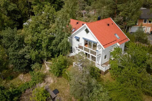 Villa, 10 rum, 299 m² i Saltsjö-Boo