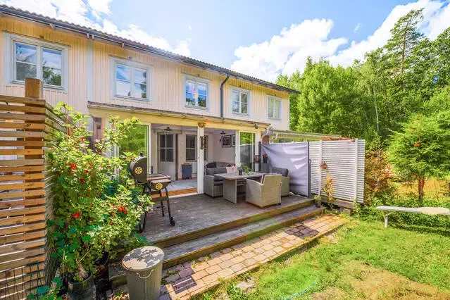 Semi-detached/terraced, 4 rooms, 109 m² in Gustavsberg