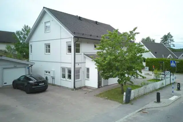 Lägenhet, 5 rum, 155 m² i Huddinge