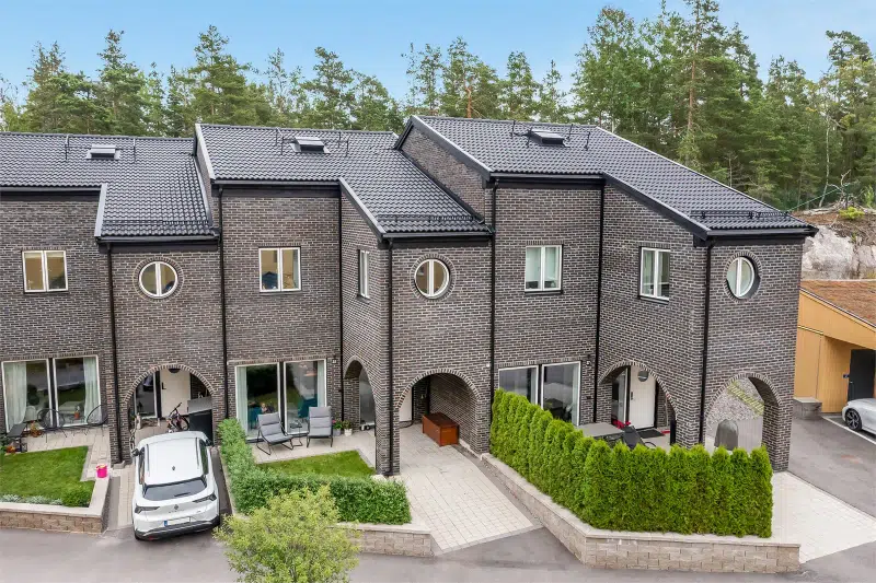 Semi-detached/terraced, 5 rooms, 129 m²