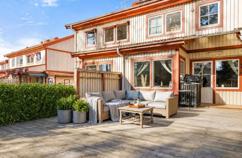 Semi-detached/terraced, 4 rooms, 110 m² in Täby