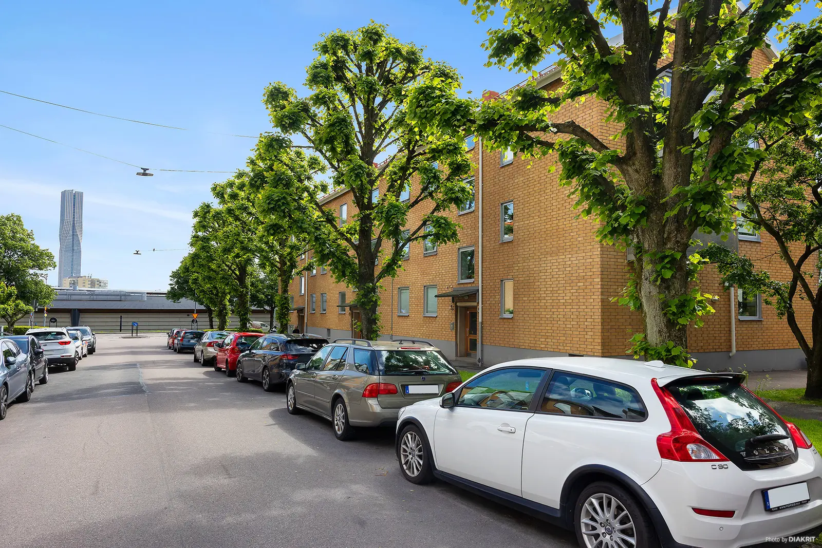 Bild 1 av 17 på Douglasgatan 2C