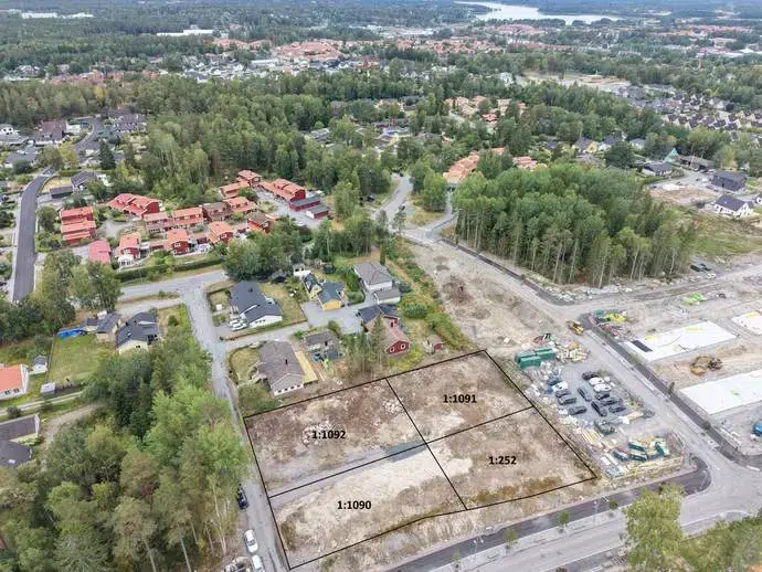 Land / plot