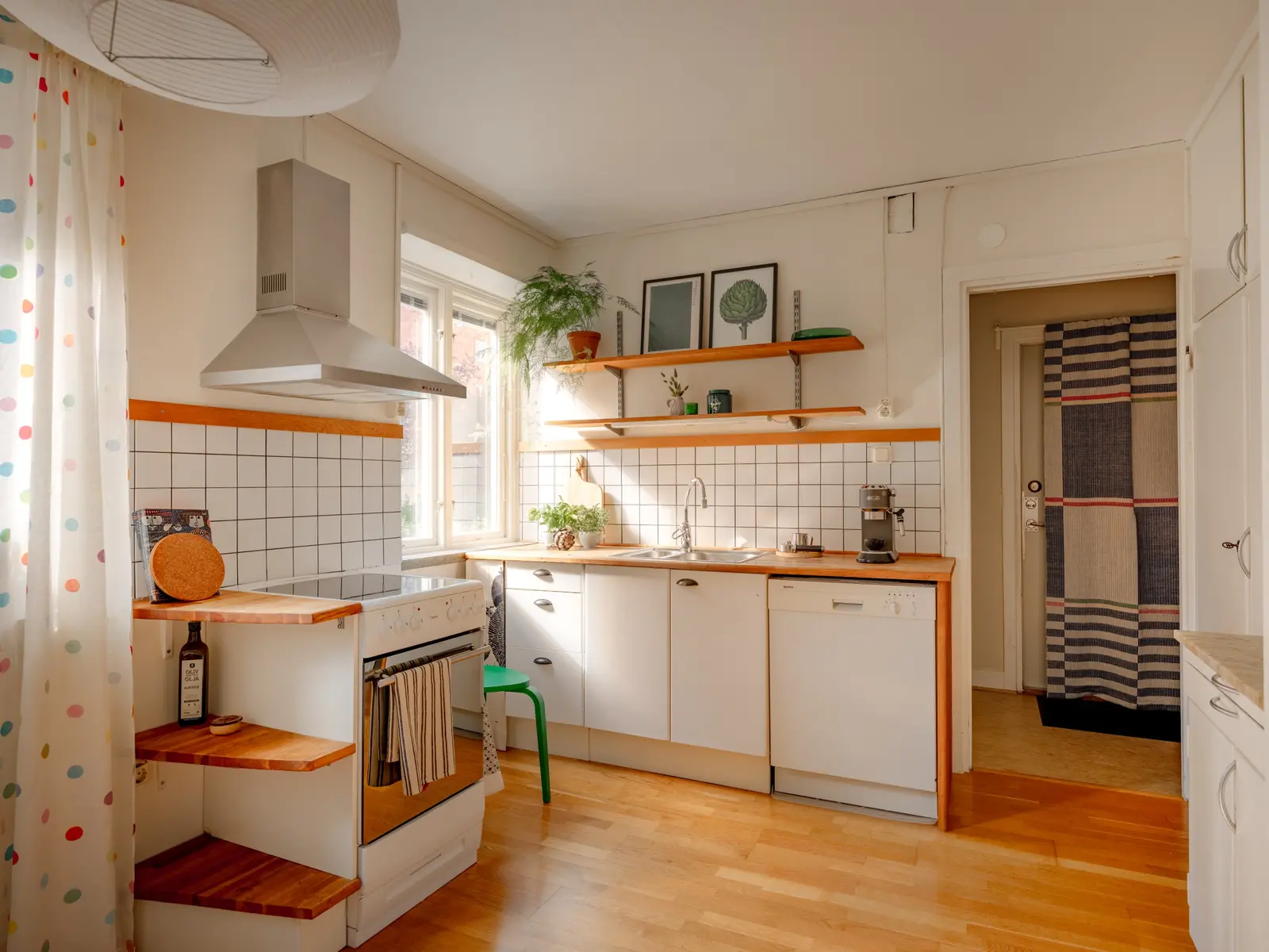 Image 1 of 1 of Hökmossevägen 66