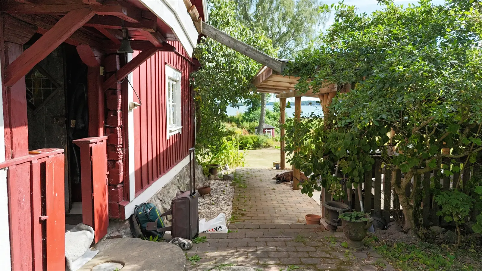 Bild 1 av 1 på Järövägen