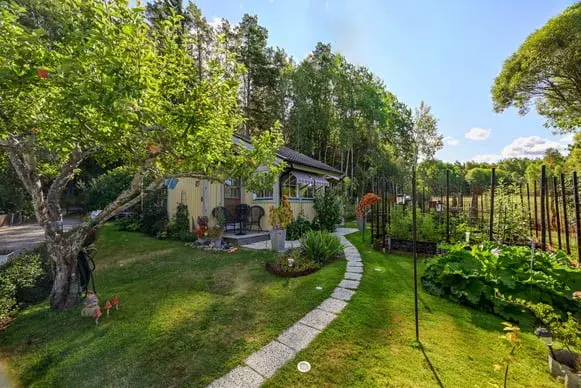 Bild 1 av 1 på Vaxmyra kolonilott nr 47