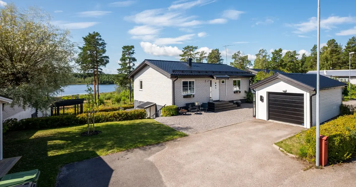 Bild 1 av 1 på Skogsfruvägen 7