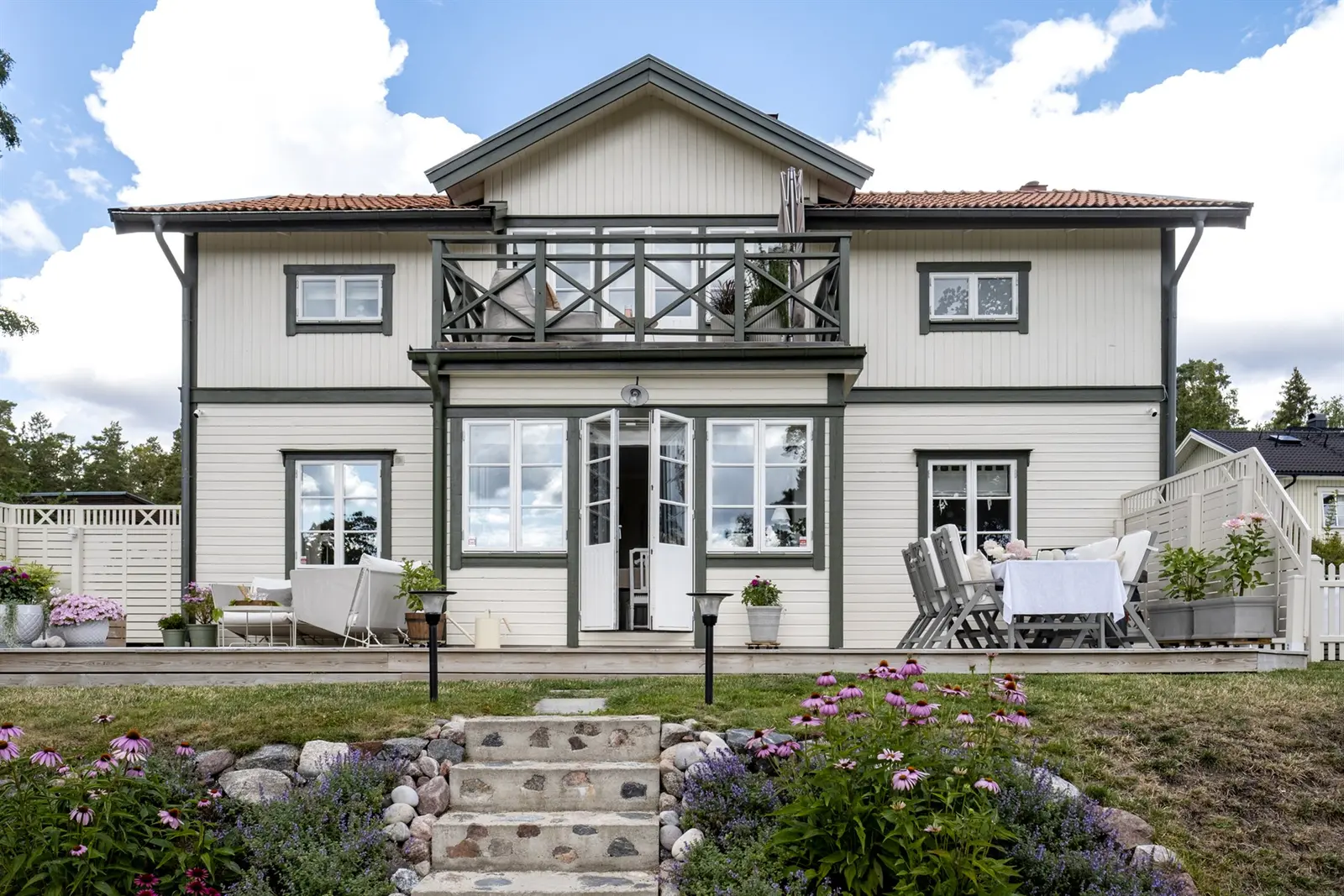 Image 1 of 1 of Krokvägen 14B