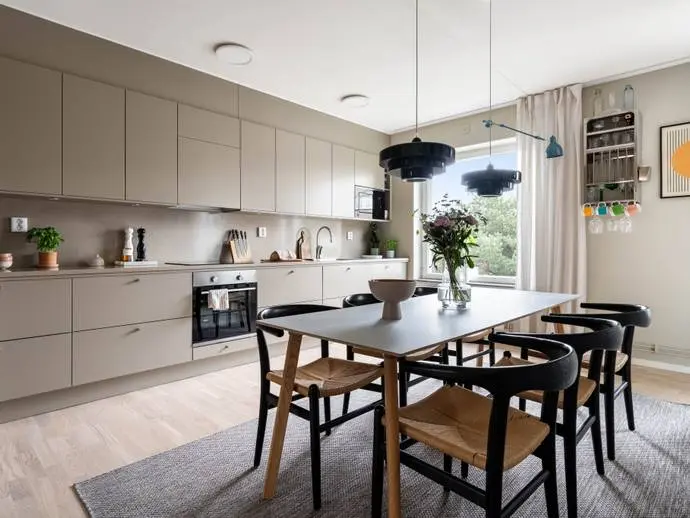Bild 1 av 21 på Tavelsjövägen 9, 5 tr