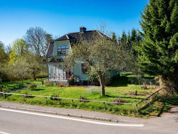 Bild 1 av 1 på Holmavägen 11