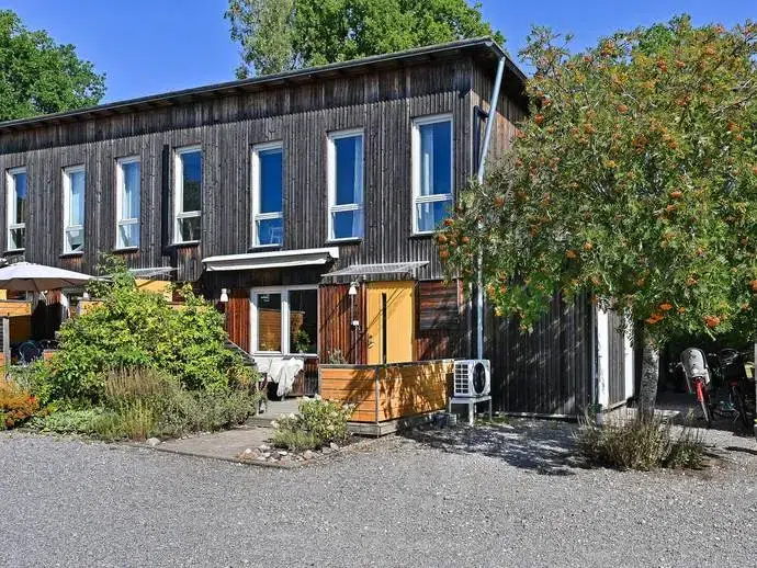 Par-/radhus, 4 rum, 106 m²