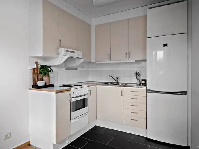 Bild 1 av 19 på Tumba torg 108