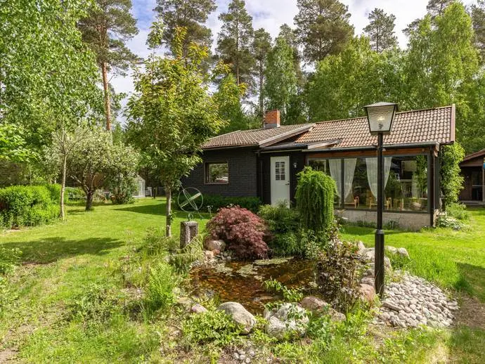 Image 1 of 20 of Grundbystrandsvägen 20