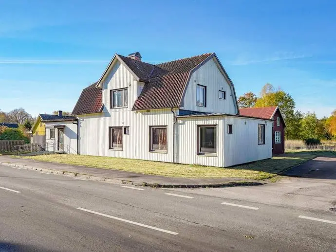 Image 1 of 15 of Oskarströmsvägen 35