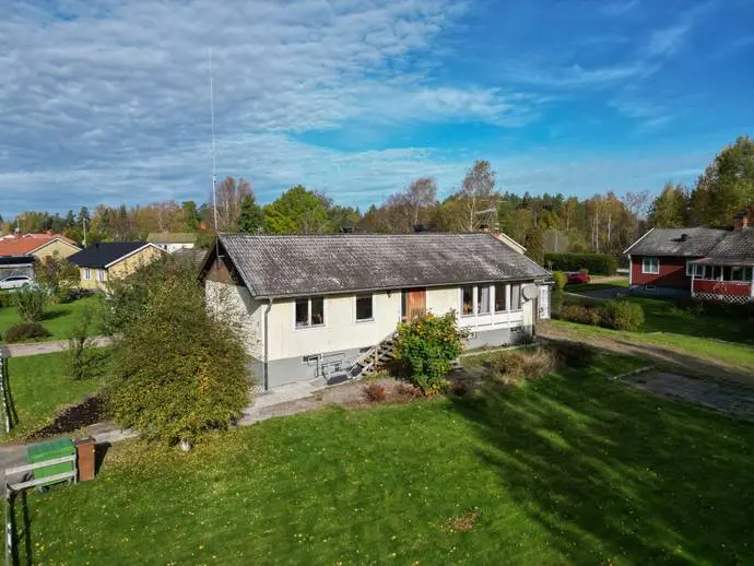 Bild 1 av 20 på Roverudsvägen 17