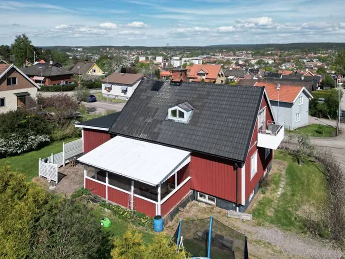 Bild 1 av 20 på Jägaregatan 42
