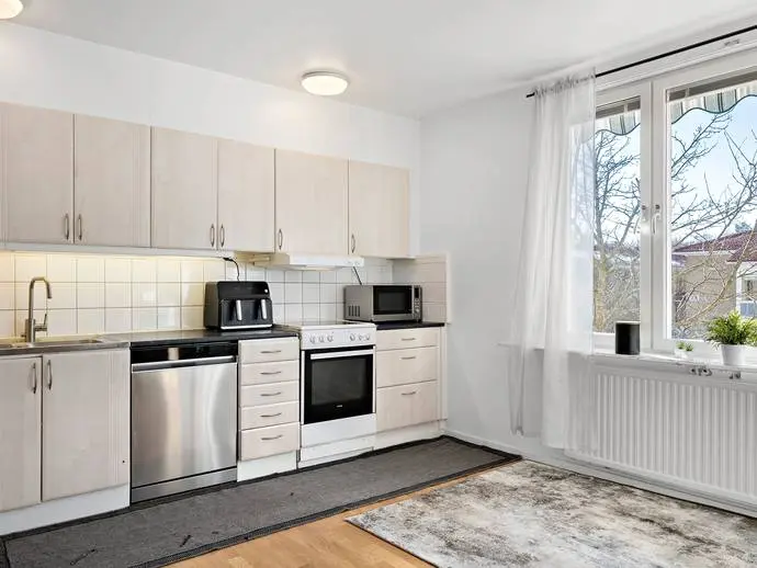 Bild 1 av 20 på Allfarvägen 79C