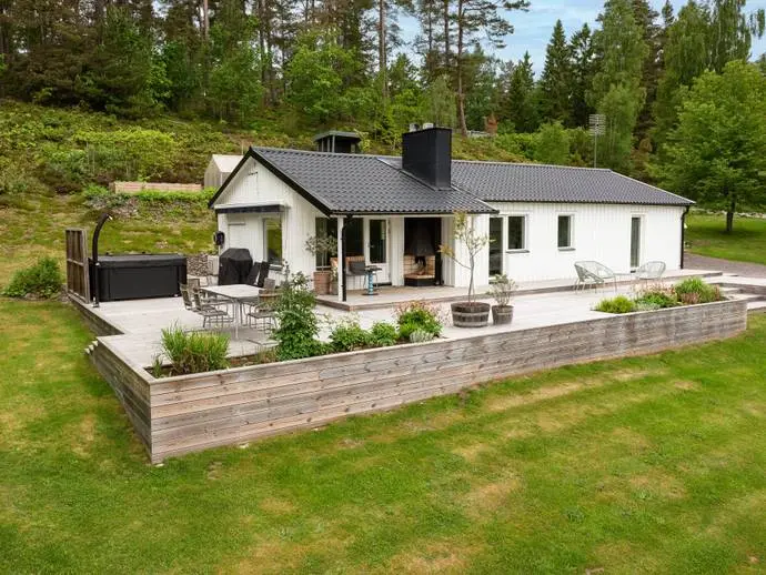 Bild 1 av 20 på Björnhult 23