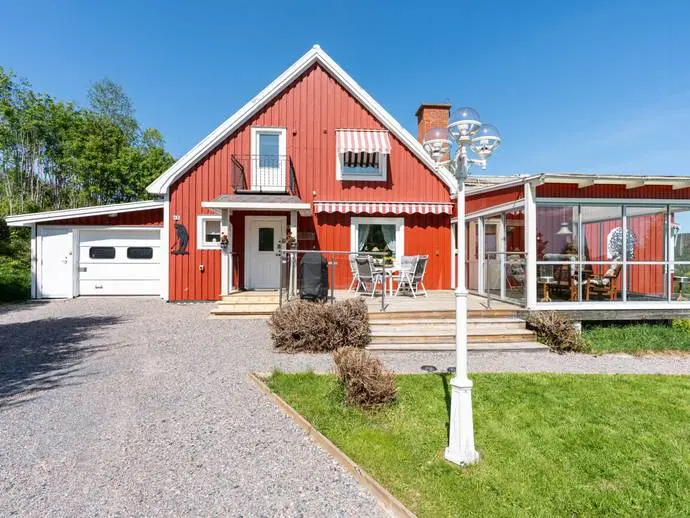 Image 1 of 20 of Happstavägen 45 och 43