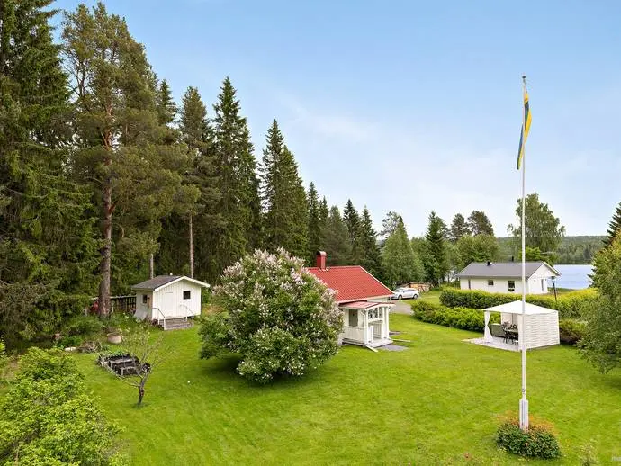 Bild 1 av 16 på Kallkällvägen 18E