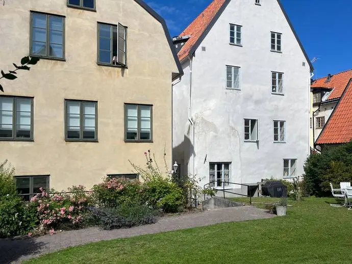 Bild 1 av 20 på Hamburgergränd 1