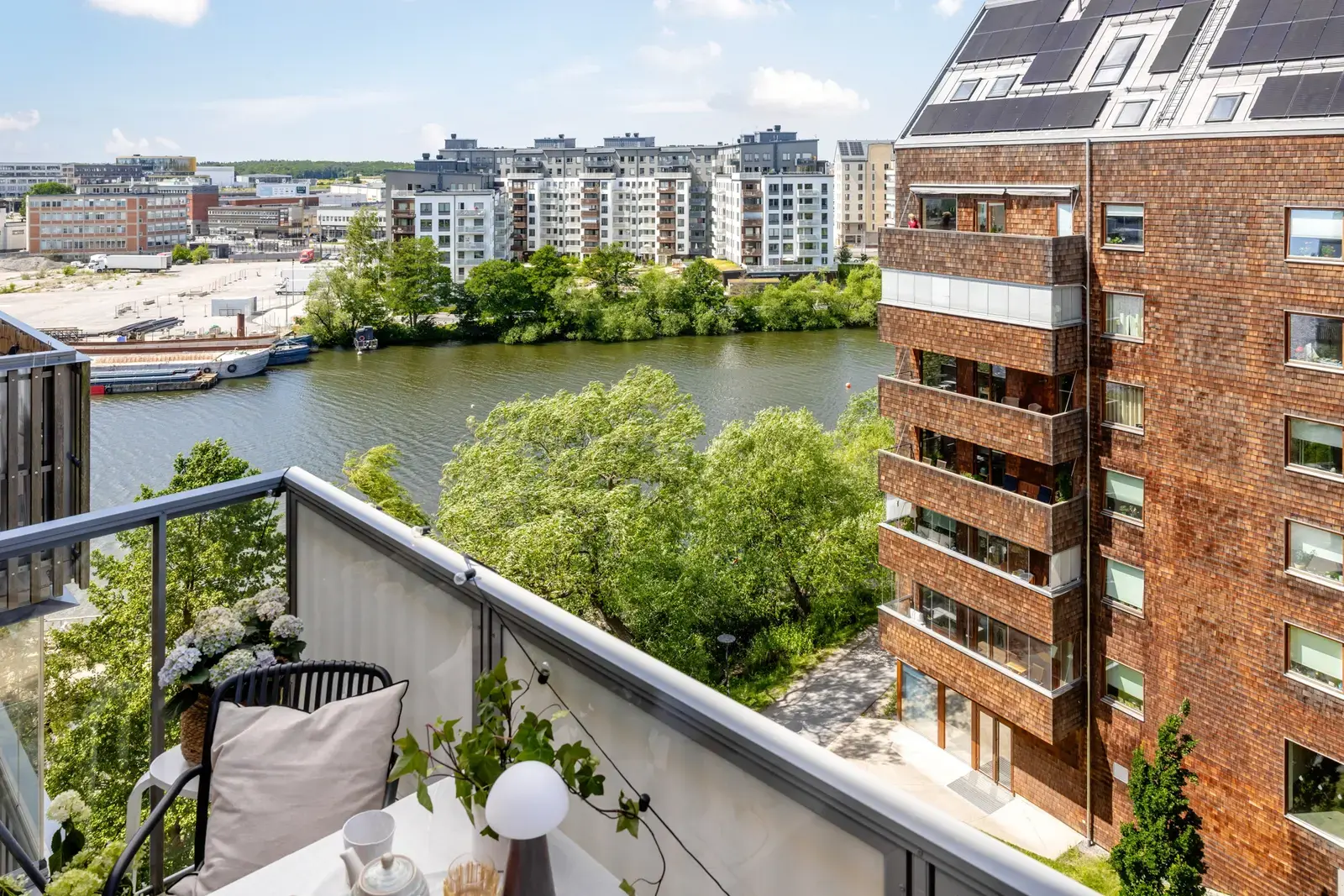 Bild 1 av 20 på Hamngatan 13A