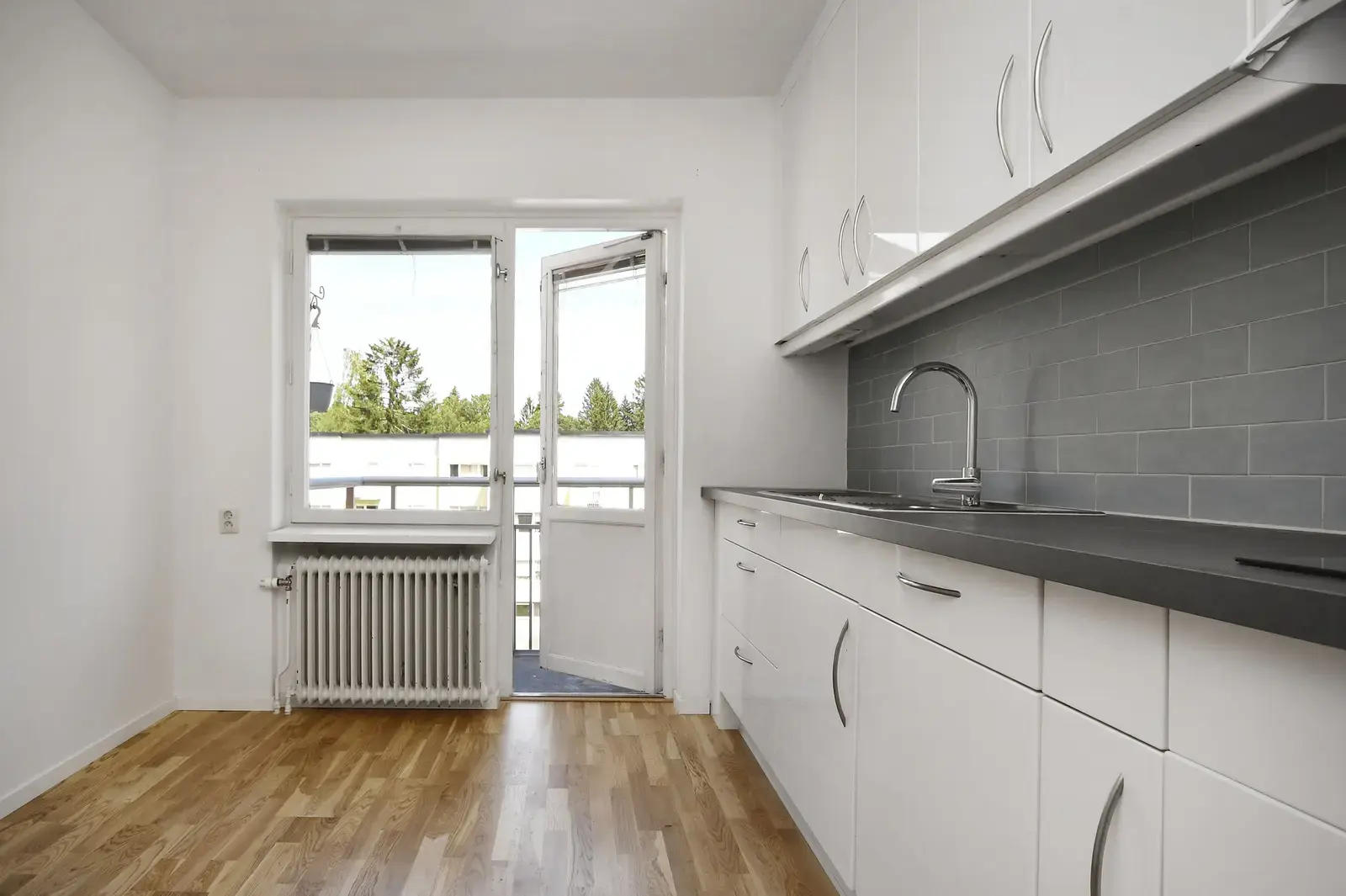 Image 1 of 20 of Ringvägen 122