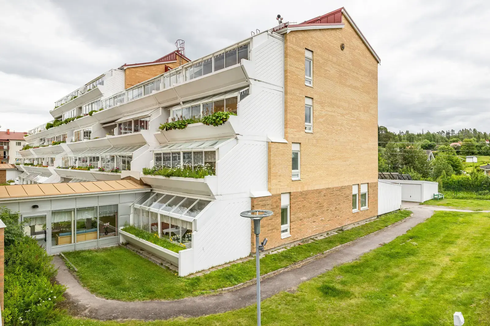 Bild 1 av 20 på Berglundavägen 24