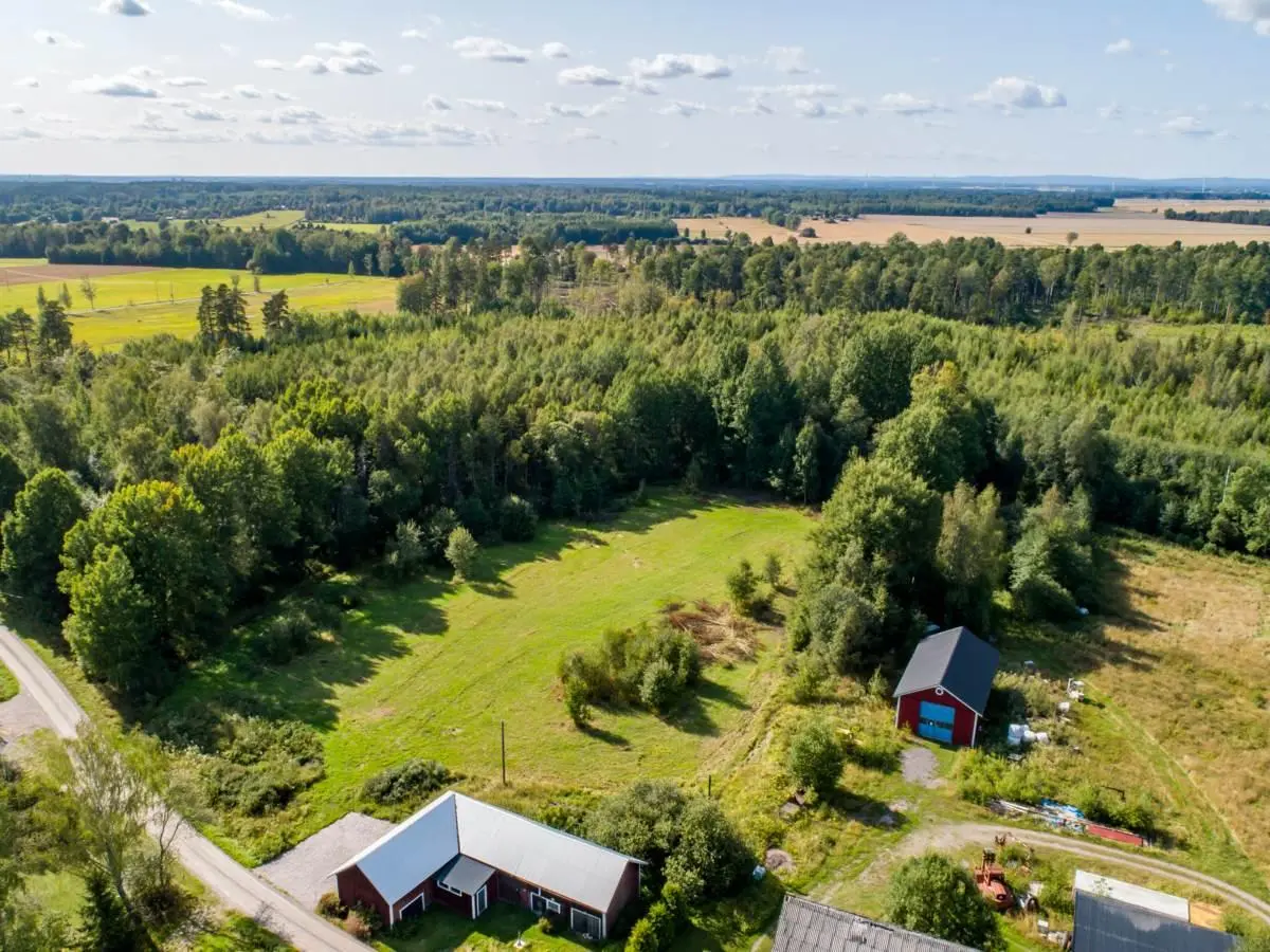 Image 1 of 1 of Hässelgärdet 1:8