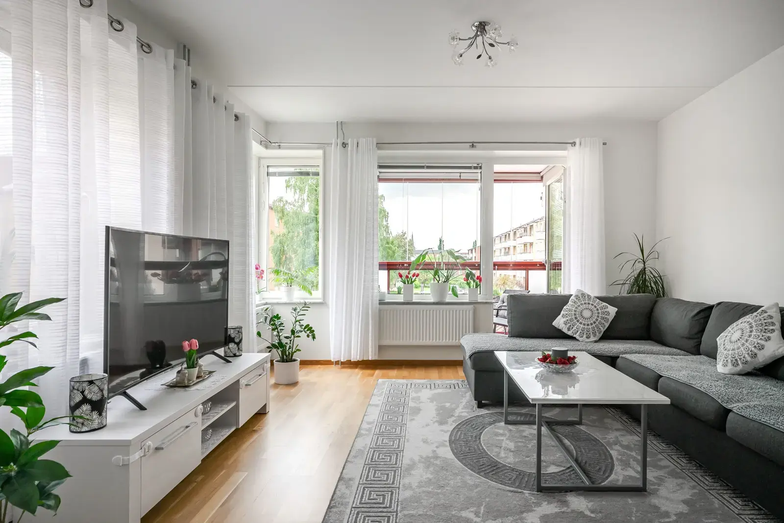 Image 1 of 20 of Kapellgatan 7
