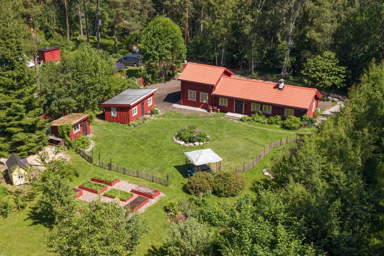 Image 1 of 20 of Nystugevägen 2