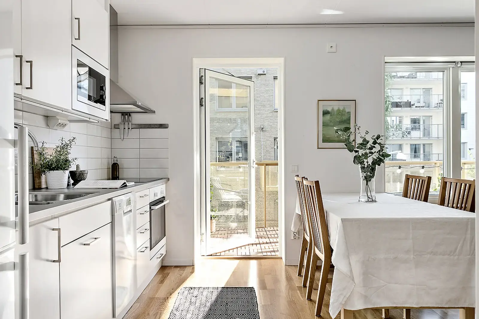 Image 1 of 20 of Långängen 8B