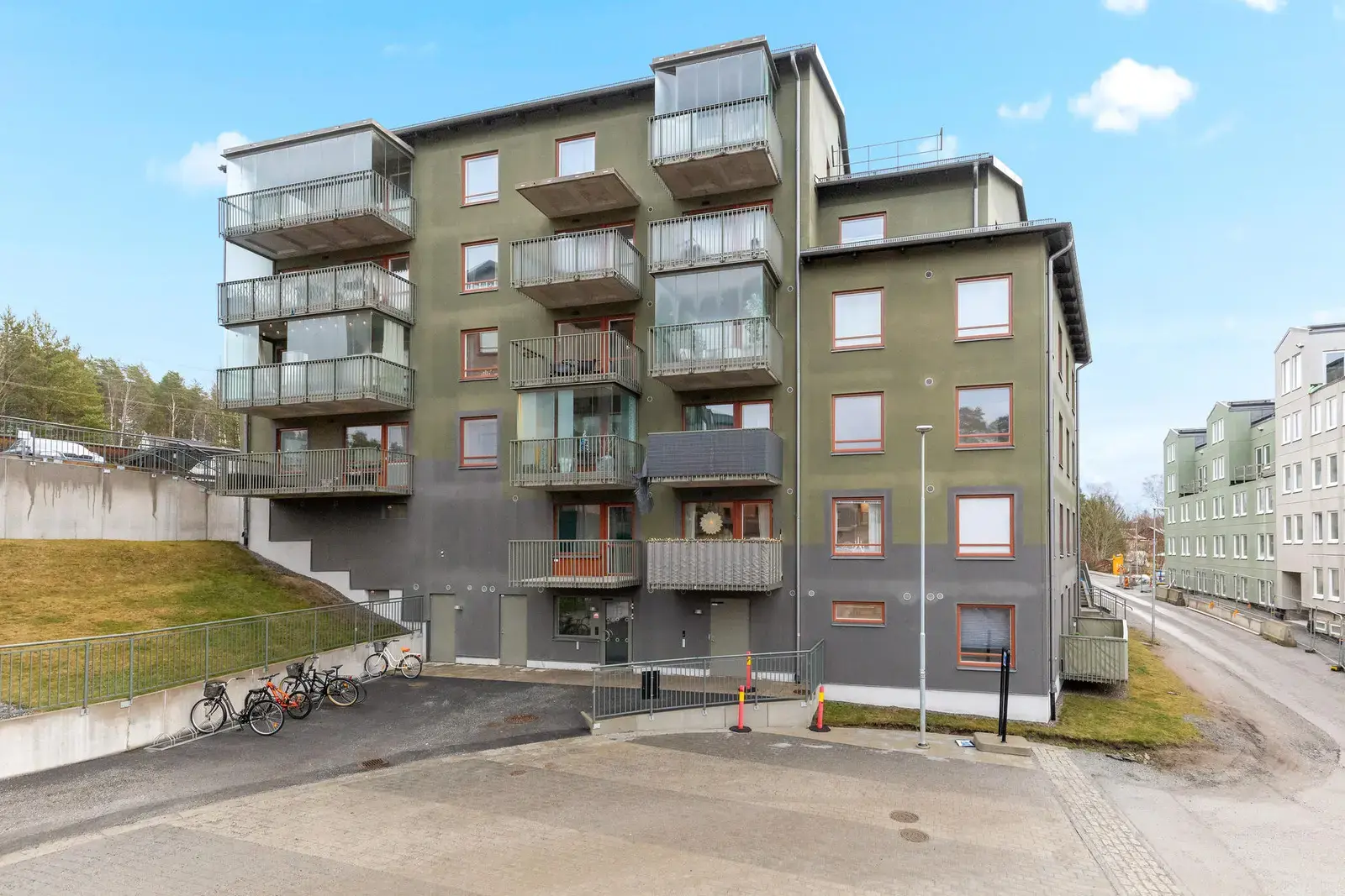 Image 1 of 19 of Herrgårdsgatan 113