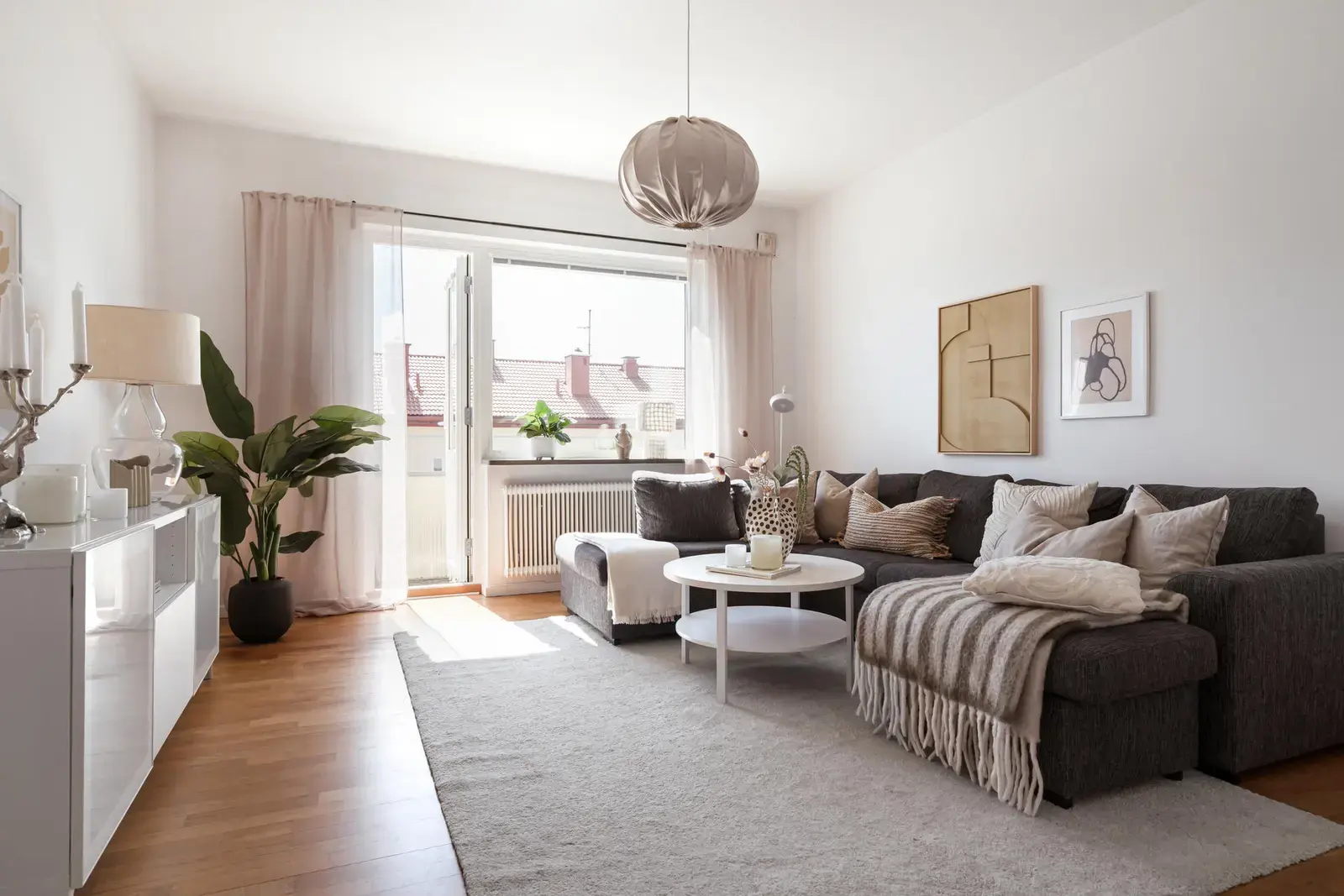 Image 1 of 20 of Ryttaregatan 8B