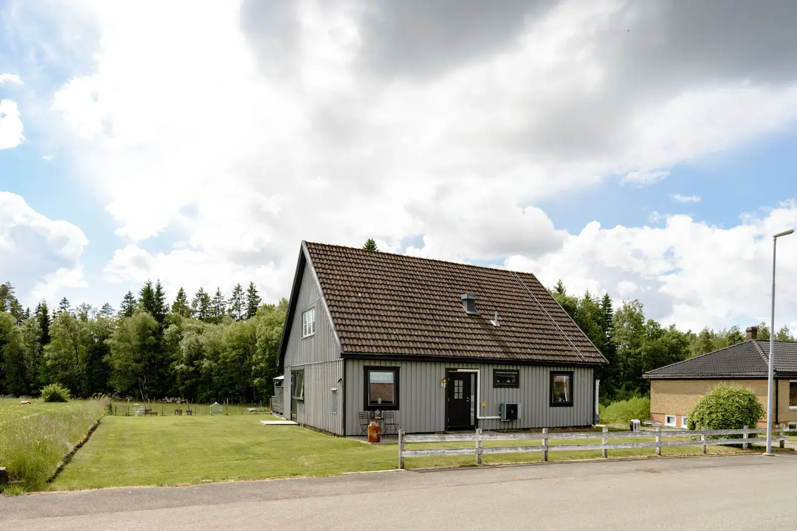 Image 1 of 20 of Lärkstigen 6