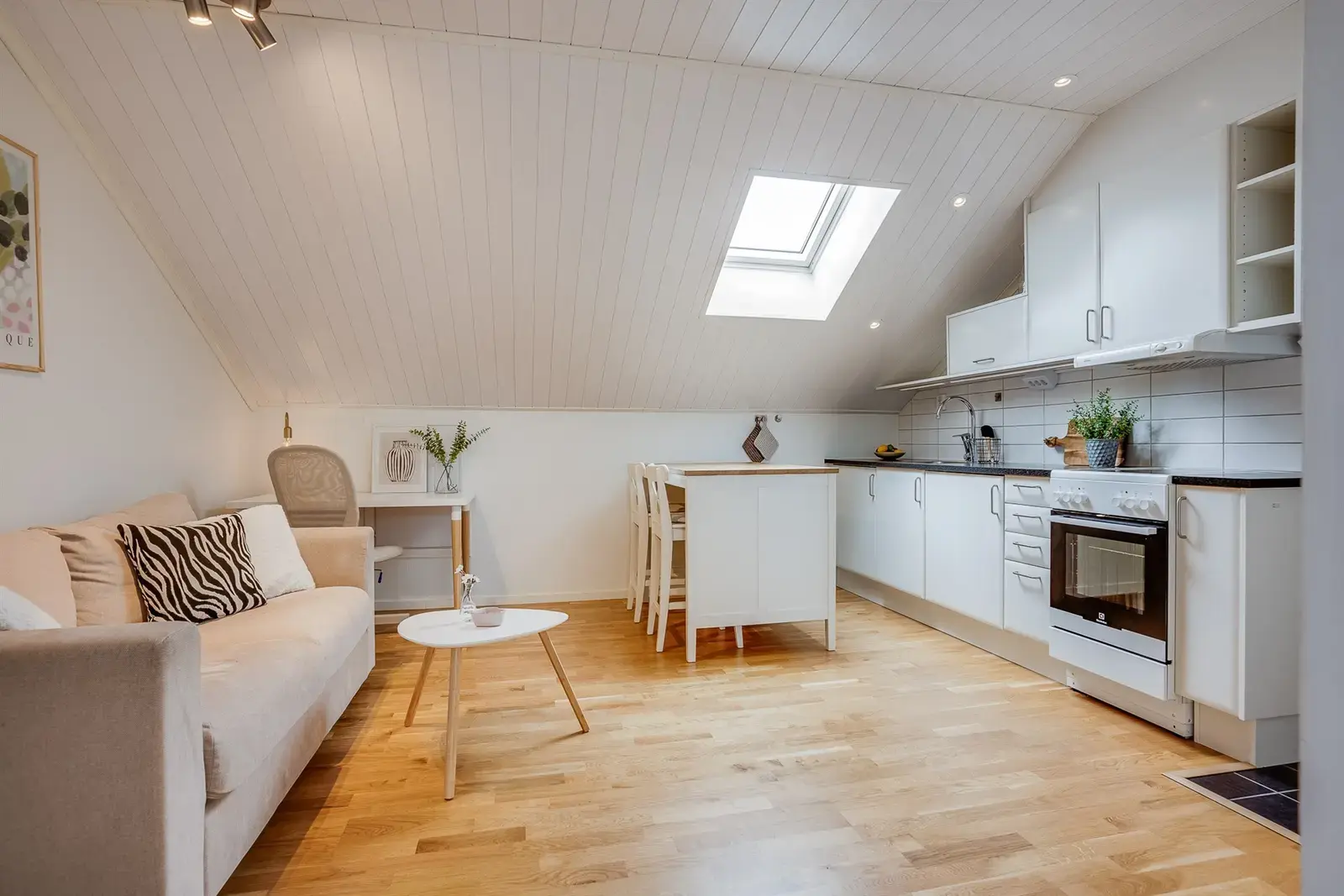 Bild 1 av 11 på Östra Kyrkogatan 54B