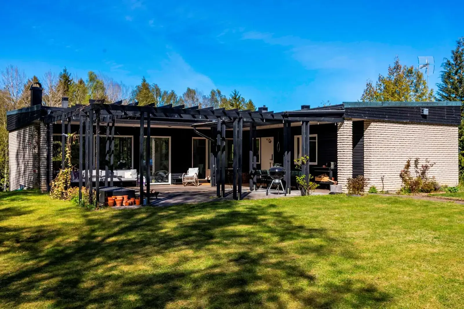Bild 1 av 20 på Jägarvägen 9