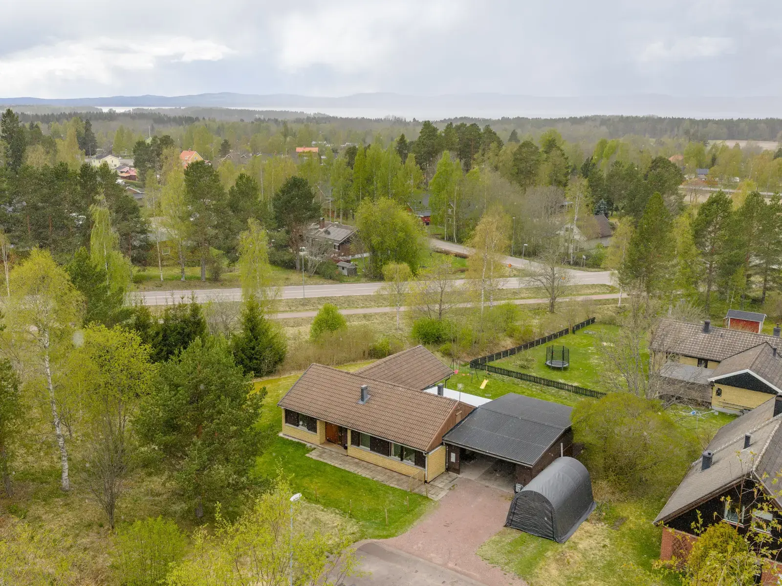 Image 1 of 20 of Björktrastvägen 1