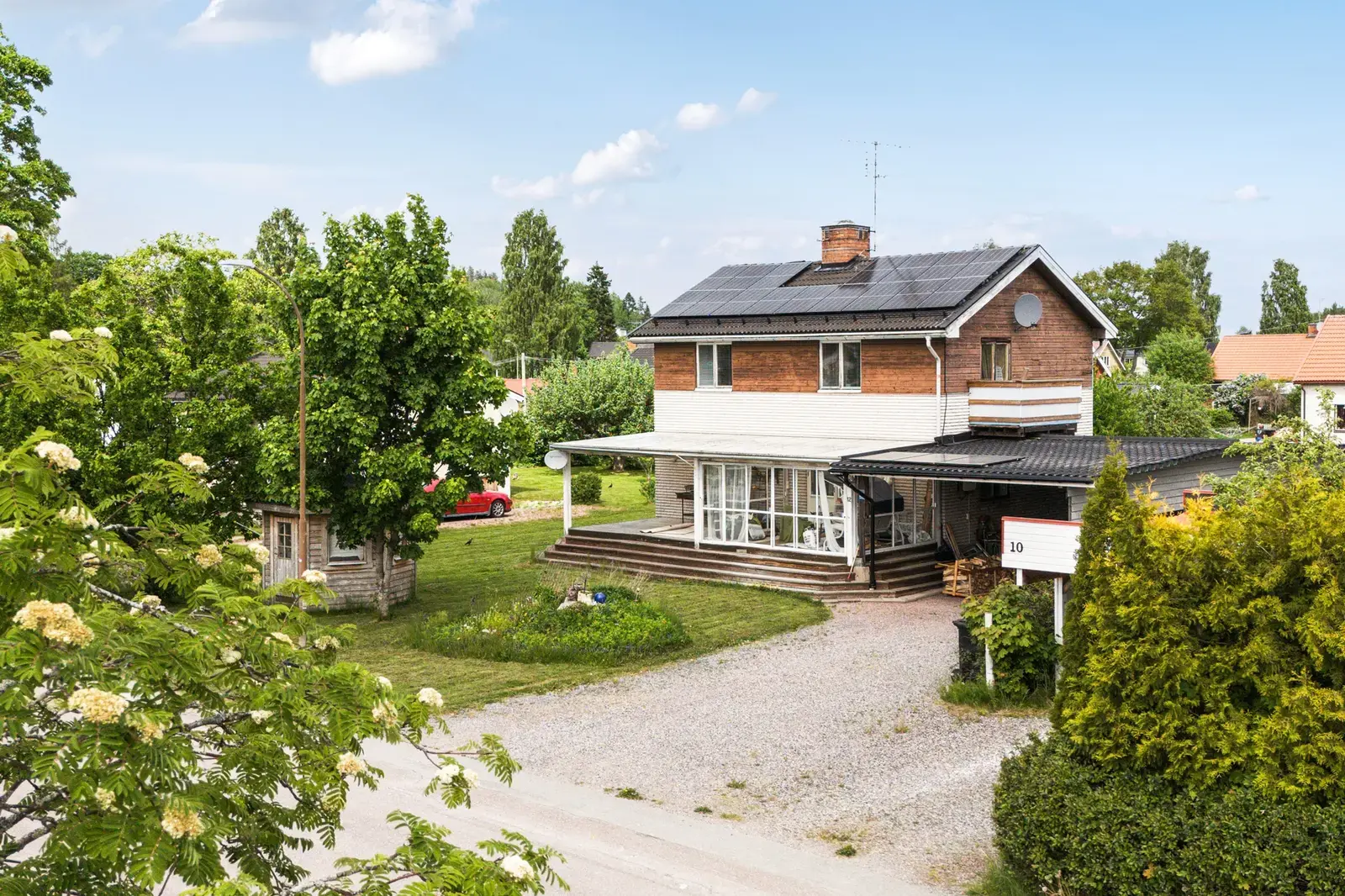 Bild 1 av 6 på Idrottsvägen 12