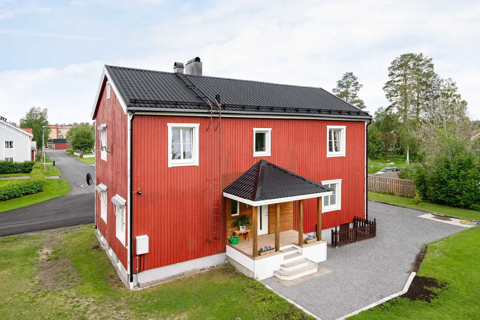 Image 1 of 20 of Björkgatan 4