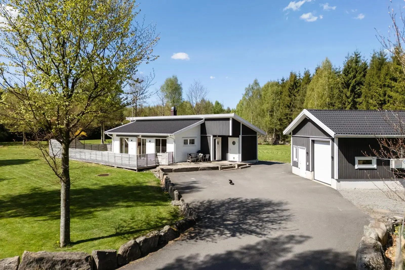 Bild 1 av 20 på Skogsåkra Heden 1B