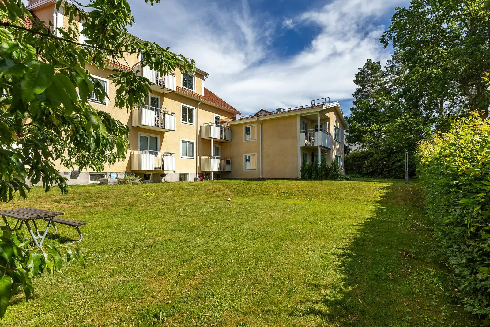 Image 1 of 20 of Alpgatan 22A